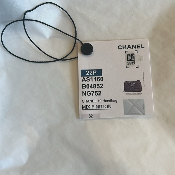 Chanel 19 medium quilted Flap Bag - light blue - Picture 13 of 16